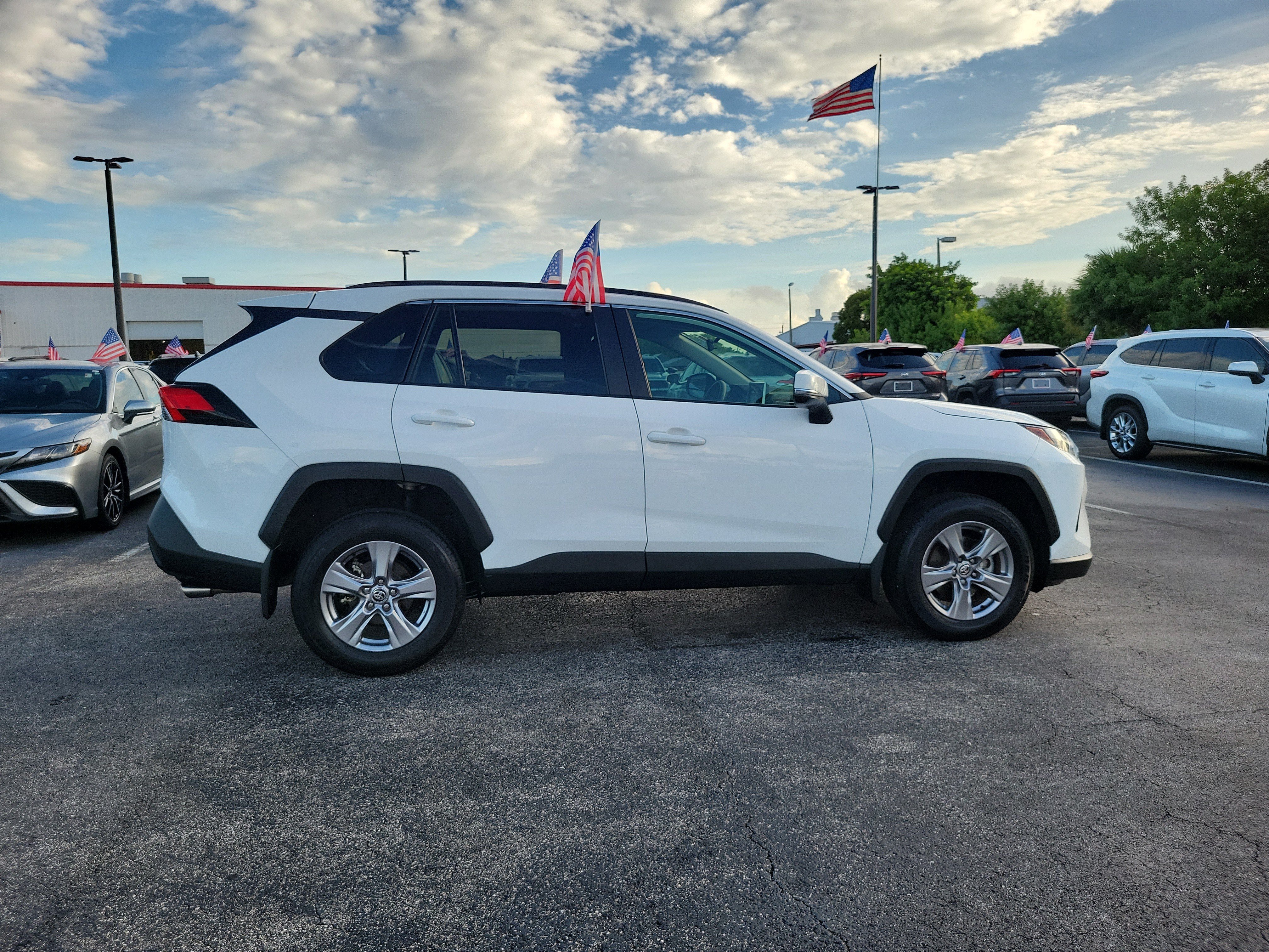 Used 2024 Toyota RAV4 XLE w/ Convenience Package FWD image 13