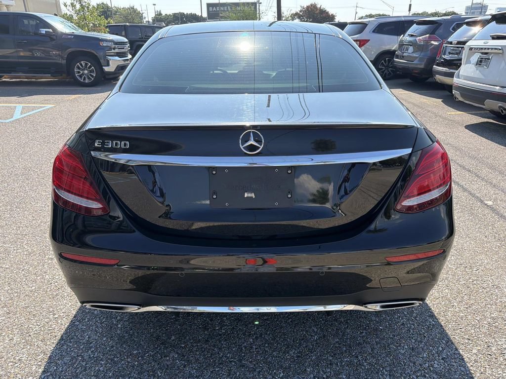 Used 2019 Mercedes-Benz E 300 image 6