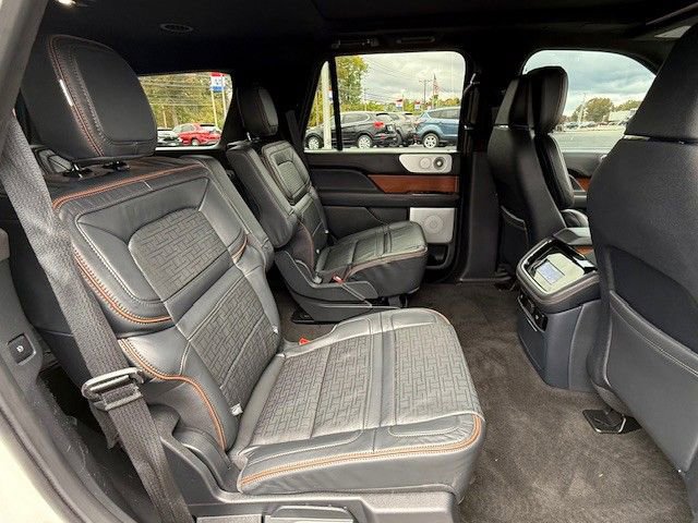 Used 2024 Lincoln Navigator Black Label image 19