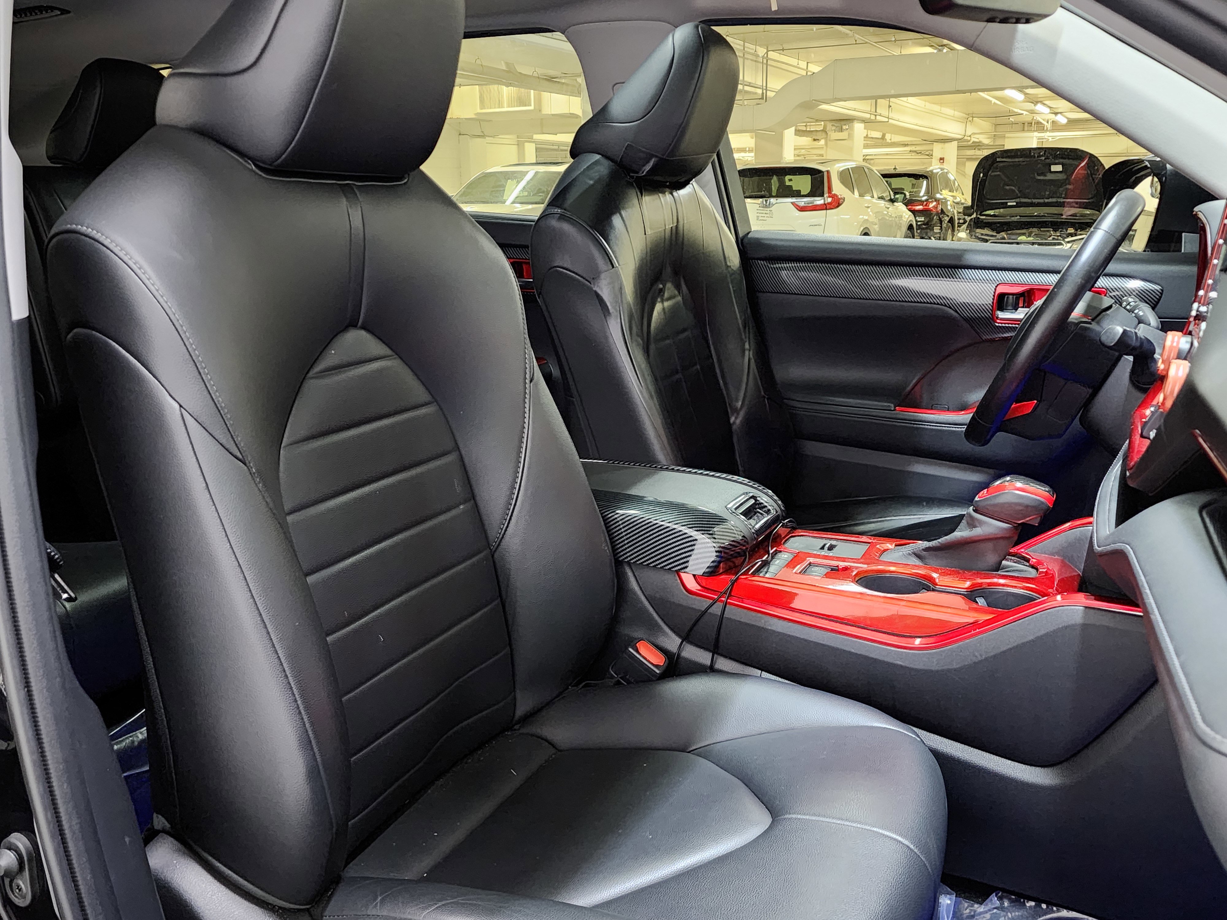 Used 2020 Toyota Highlander XLE FWD image 26
