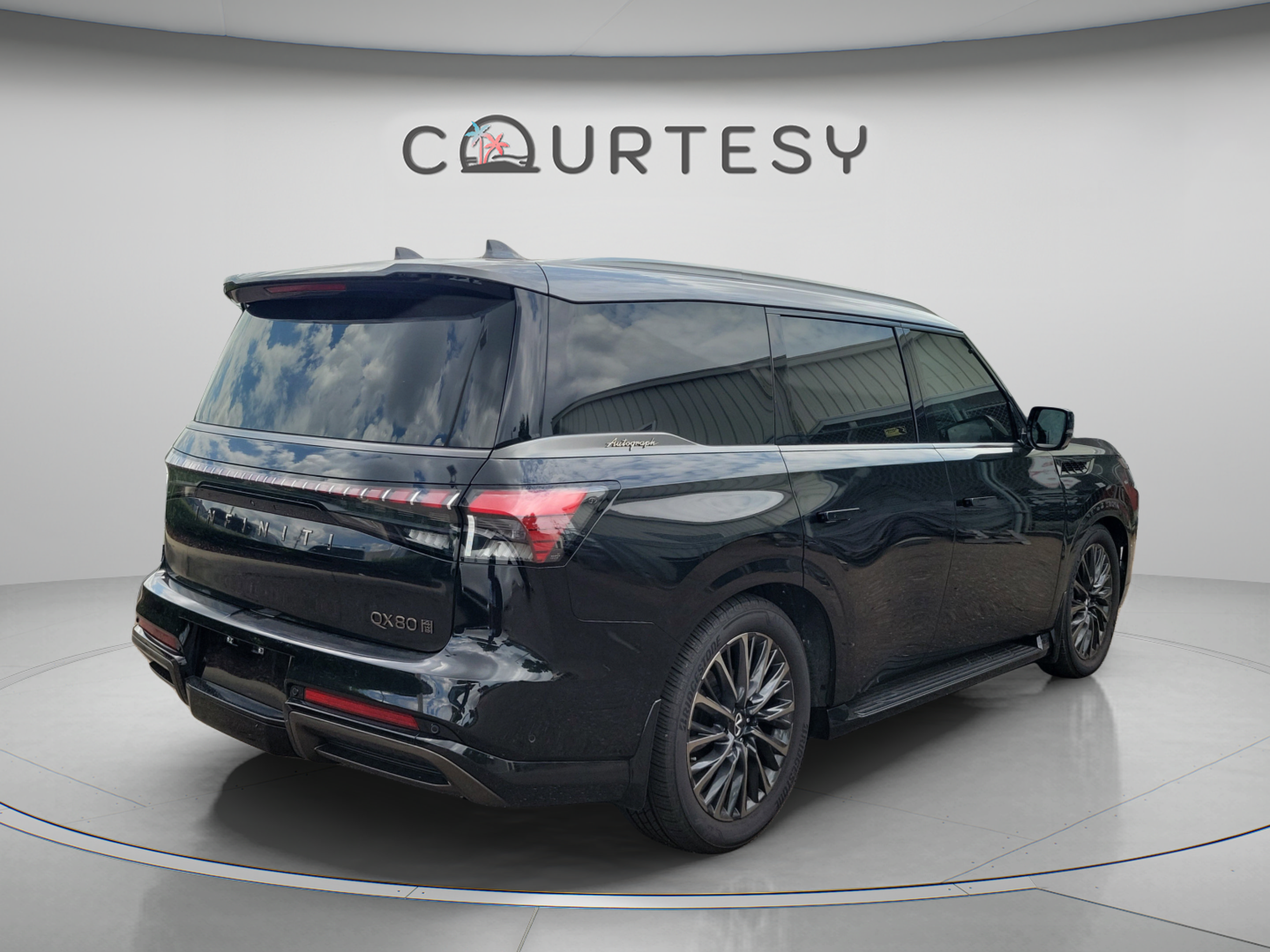 Certified 2026 INFINITI QX80 Autograph w/ Premium Cargo Package AWD/4WD image 3
