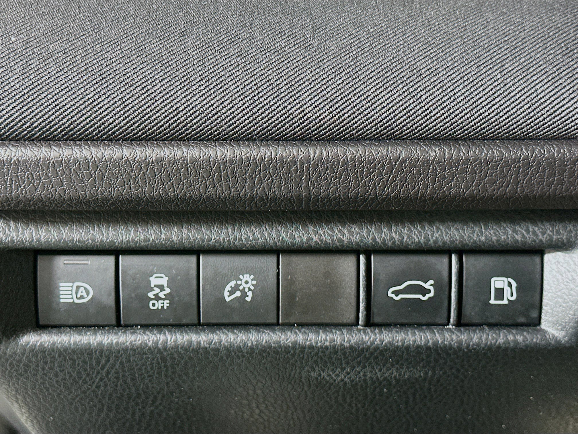 Used 2025 Toyota Camry LE image 17