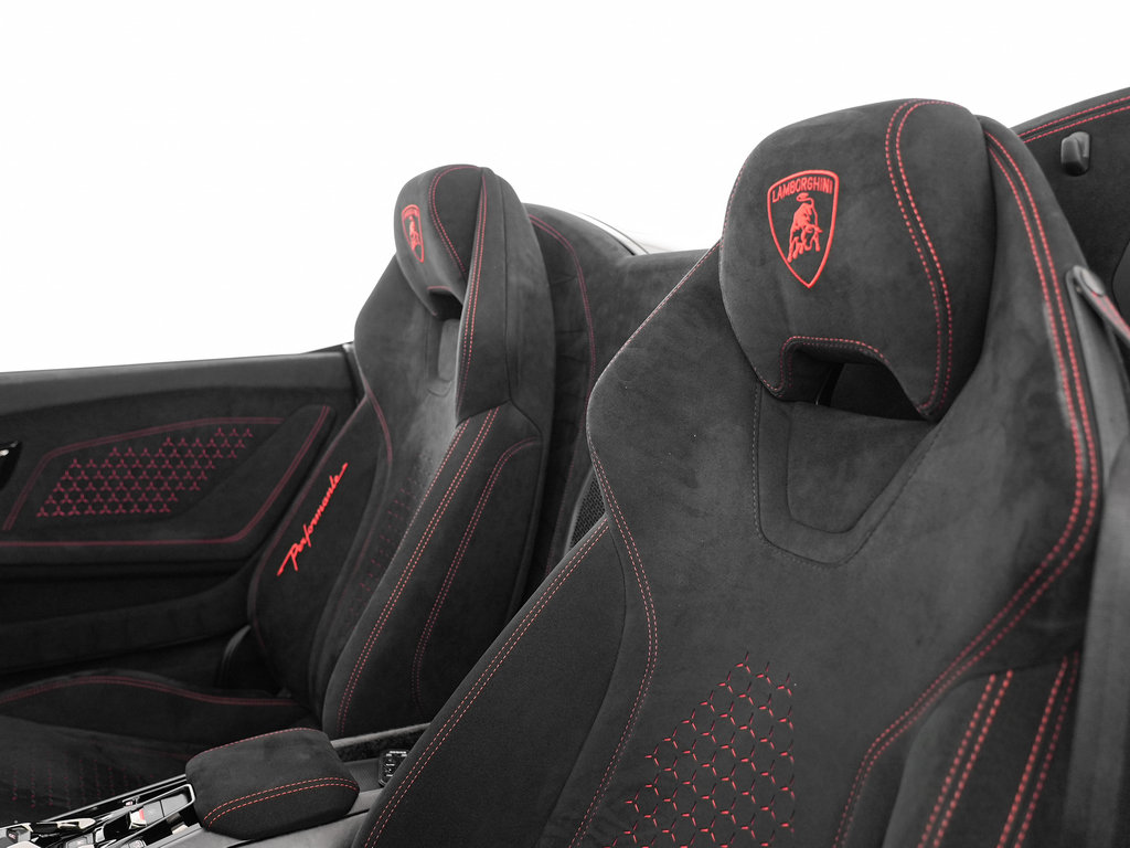 Used 2018 Lamborghini Huracan Performante AWD/4WD image 16