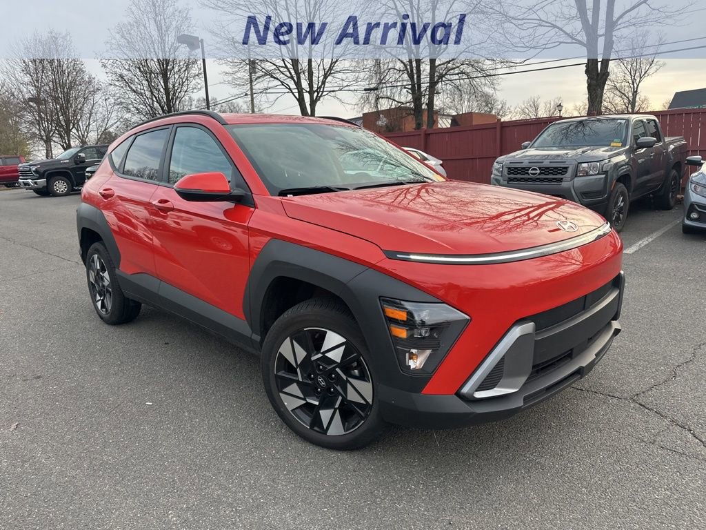 Used 2025 Hyundai Kona SEL image 2