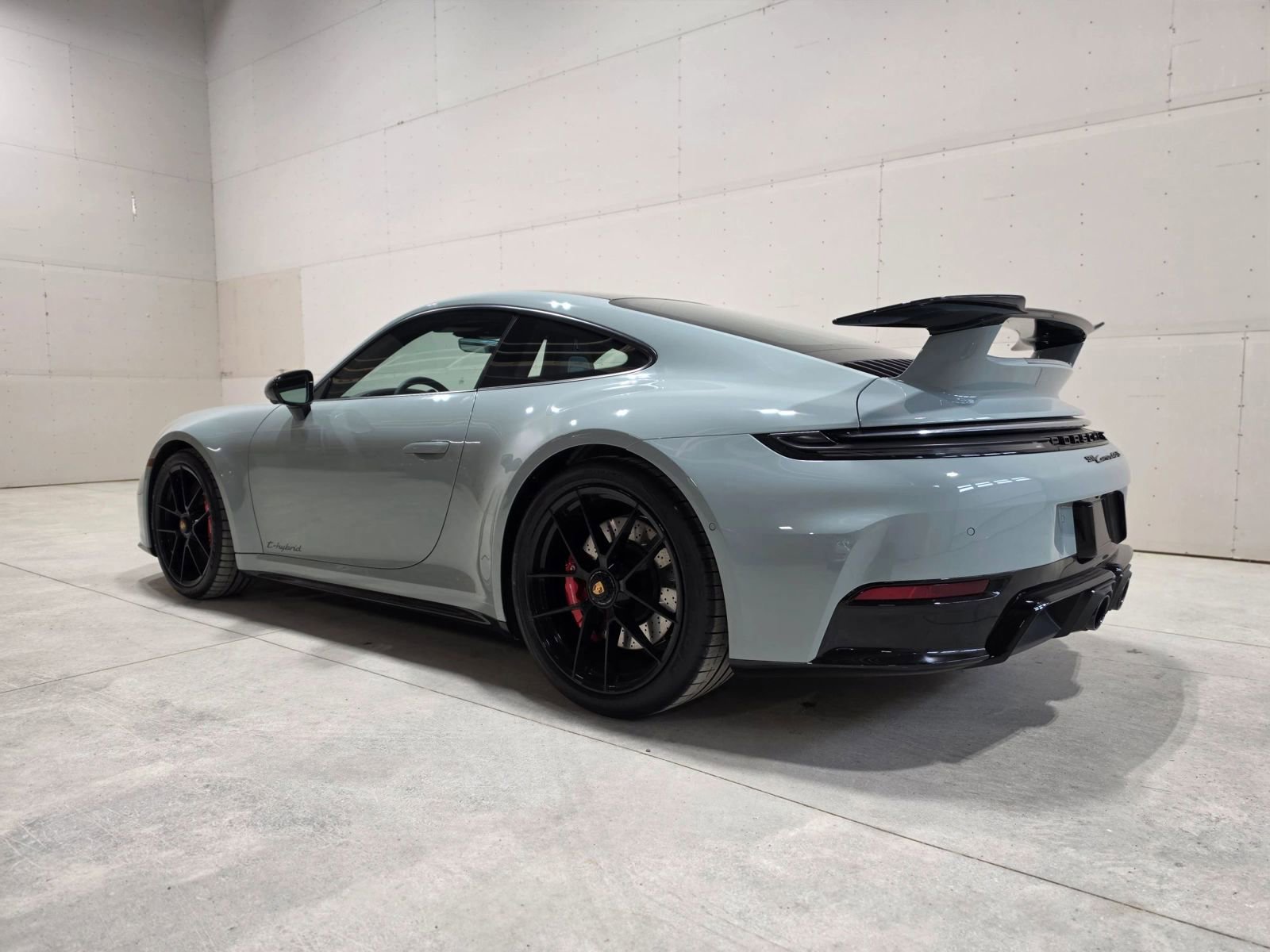 Used 2025 Porsche 911 Carrera 4 GTS AWD/4WD image 12