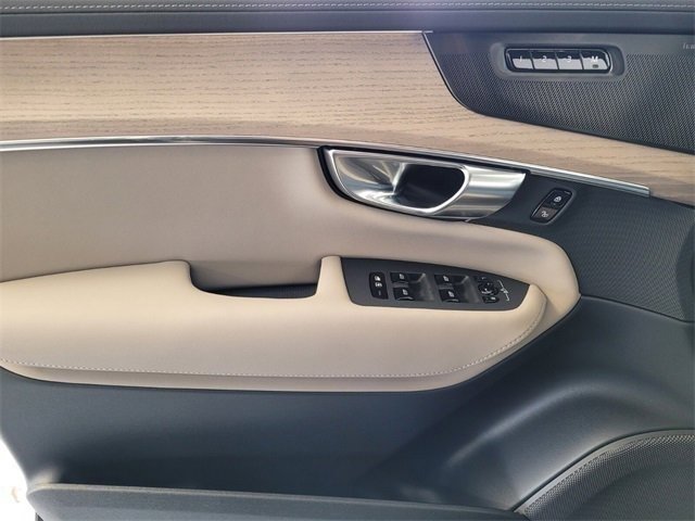 Certified 2026 Volvo XC90 B6 Plus w/ Protection Package image 25