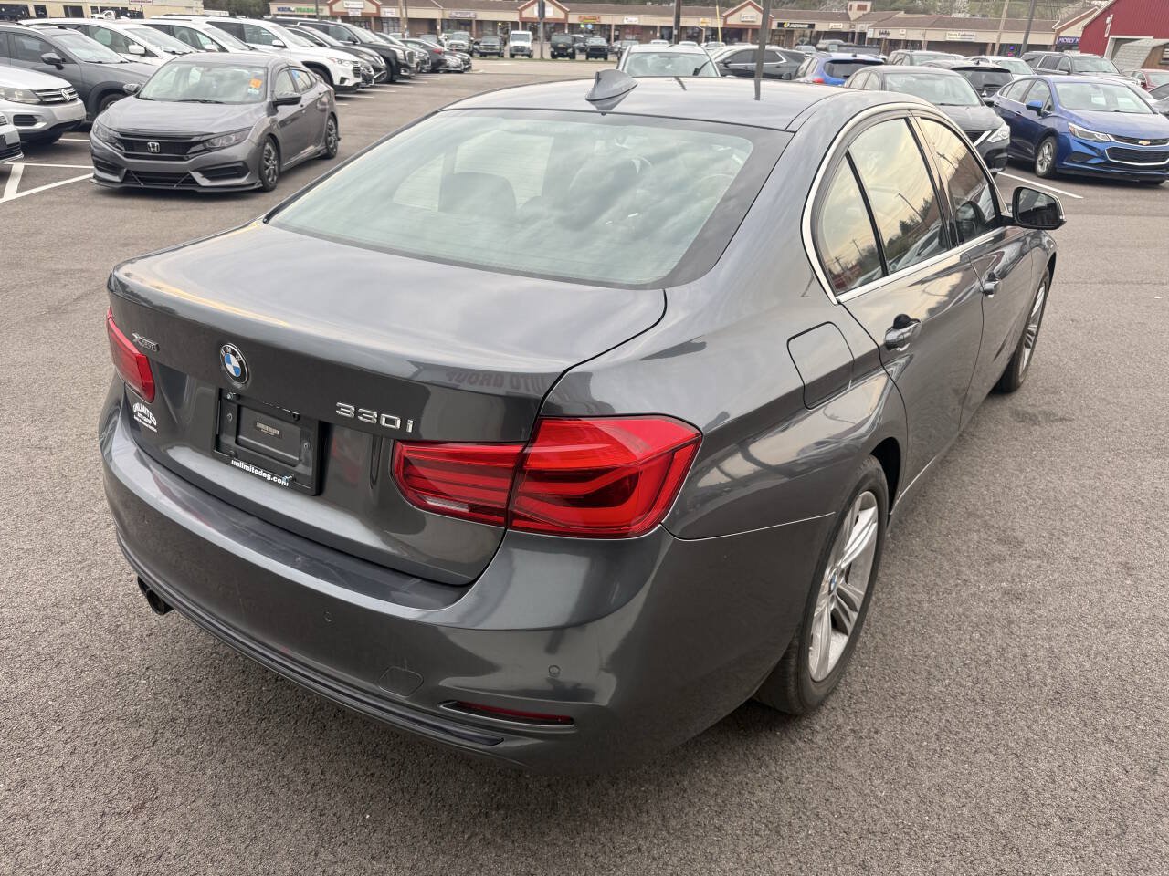 Used 2017 BMW 330i xDrive Sedan AWD/4WD image 7
