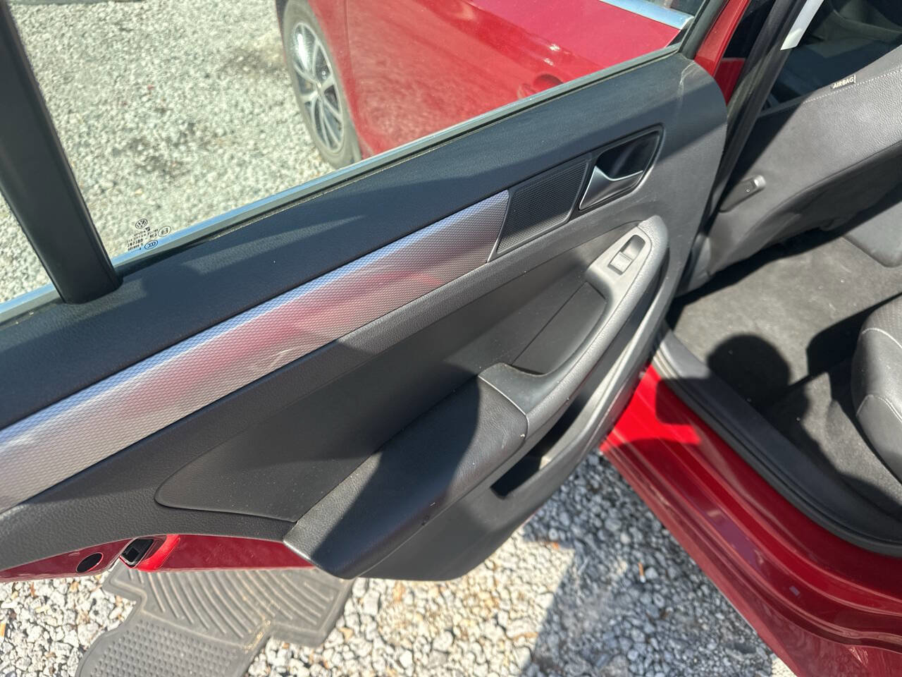 Used 2017 Volkswagen Jetta SE image 15