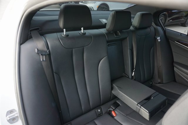 Used 2018 BMW 530e xDrive w/ Premium Package 2 image 17