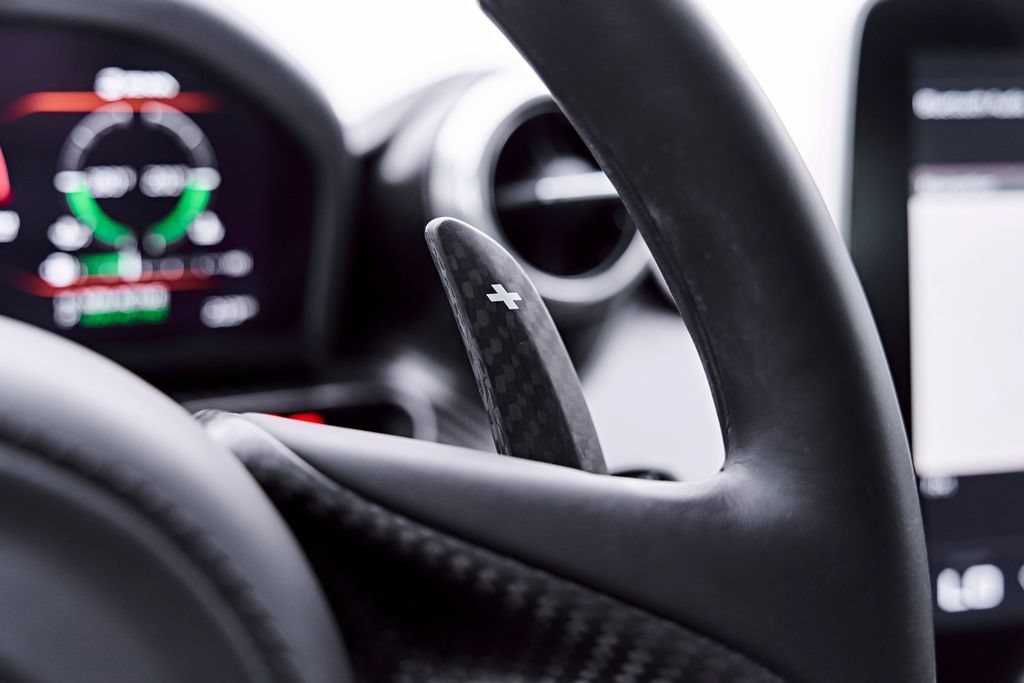 Used 2019 McLaren Senna RWD image 77
