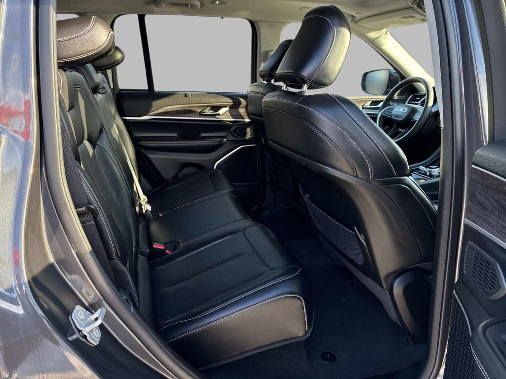 Used 2023 Jeep Grand Cherokee 4WD 4xe w/ Luxury Tech Group II image 10