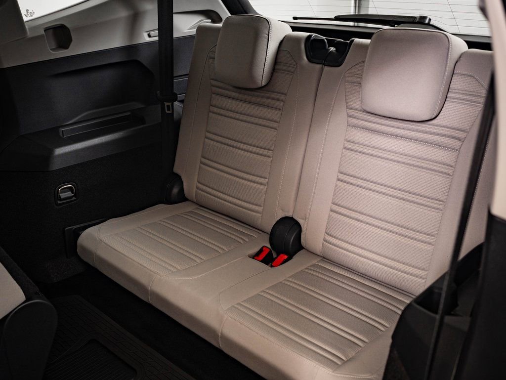 Used 2024 Volkswagen Tiguan S image 42