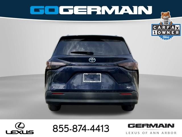 Used 2025 Toyota Sienna XLE FWD image 8