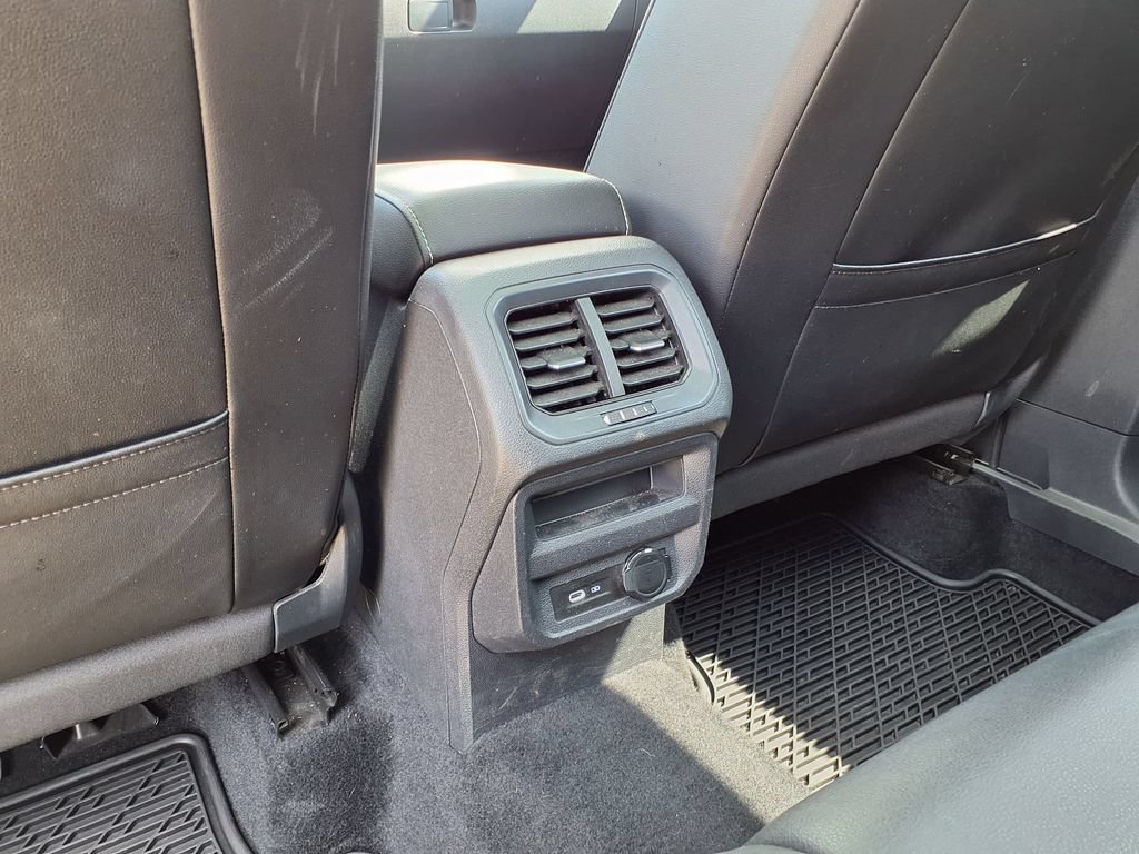 Used 2022 Volkswagen Tiguan SE w/ Panoramic Sunroof Package FWD image 22