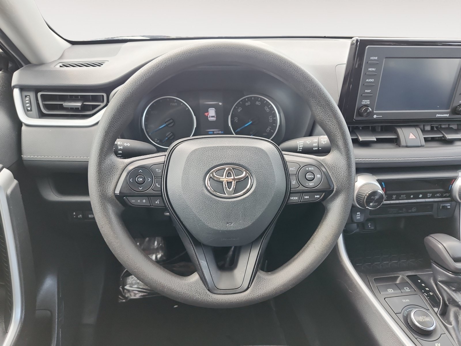 Used 2022 Toyota RAV4 LE AWD/4WD image 12