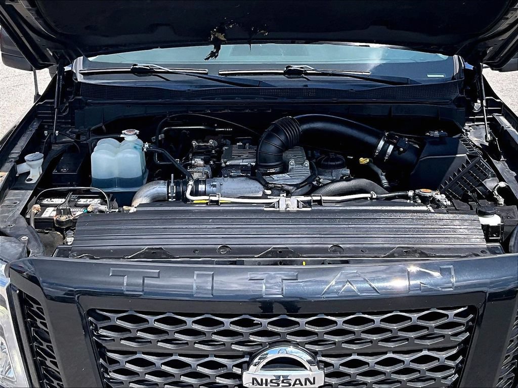 Used 2017 Nissan Titan PRO-4X AWD/4WD image 11