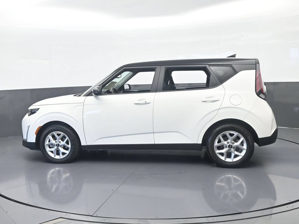 Used 2024 Kia Soul S FWD image 3