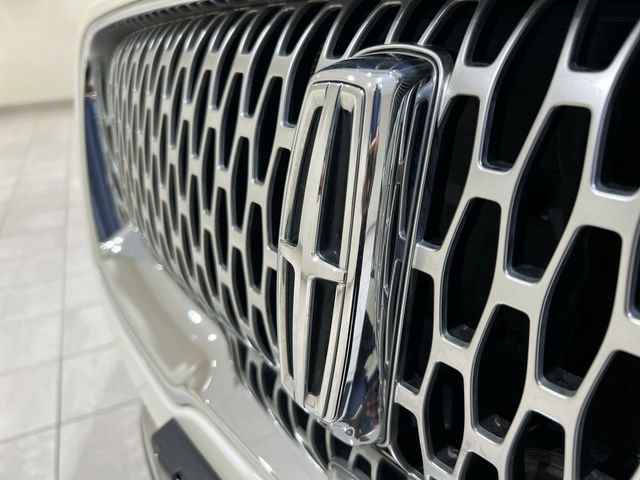 Used 2022 Lincoln Nautilus Black Label AWD/4WD image 28
