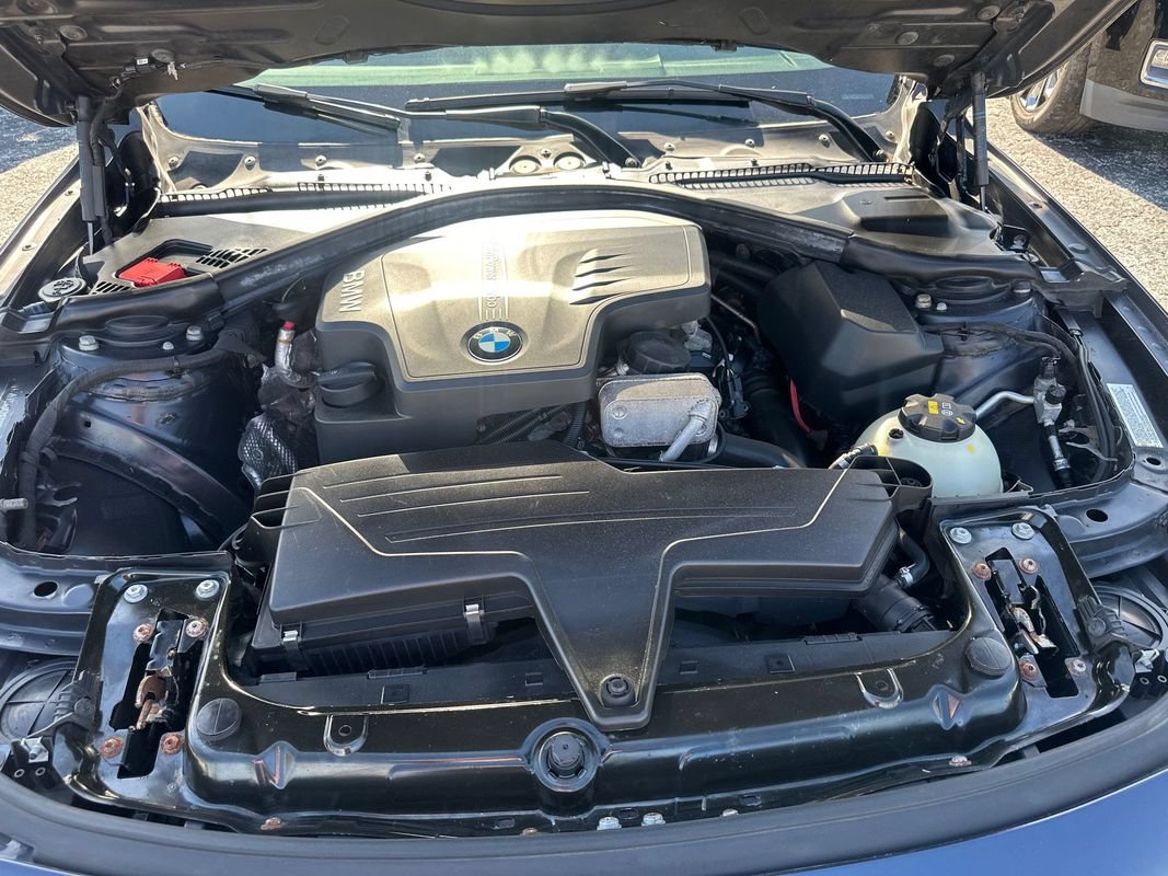 Used 2014 BMW 320i xDrive Sedan AWD/4WD image 9