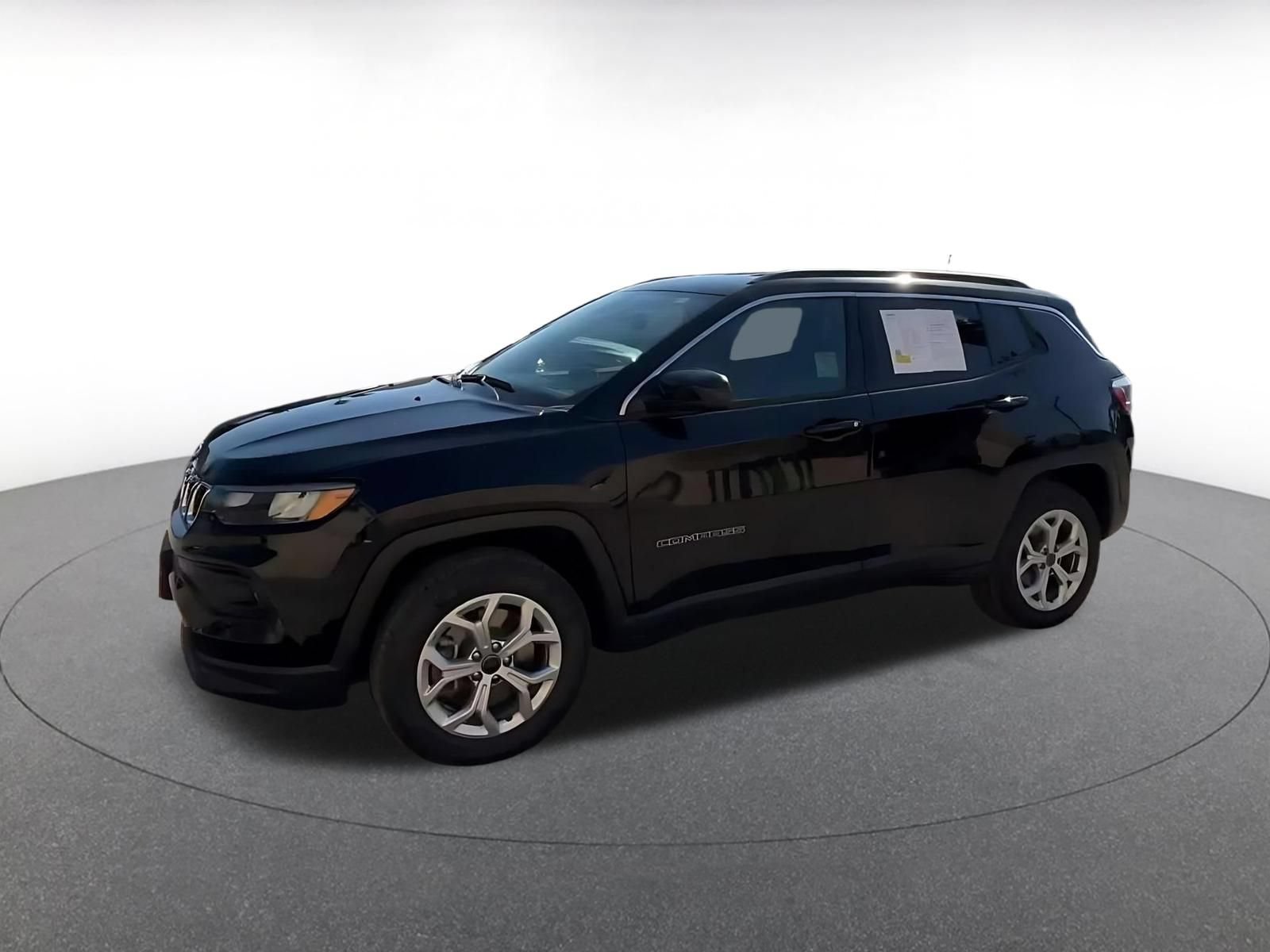 Used 2025 Jeep Compass Latitude AWD/4WD image 8