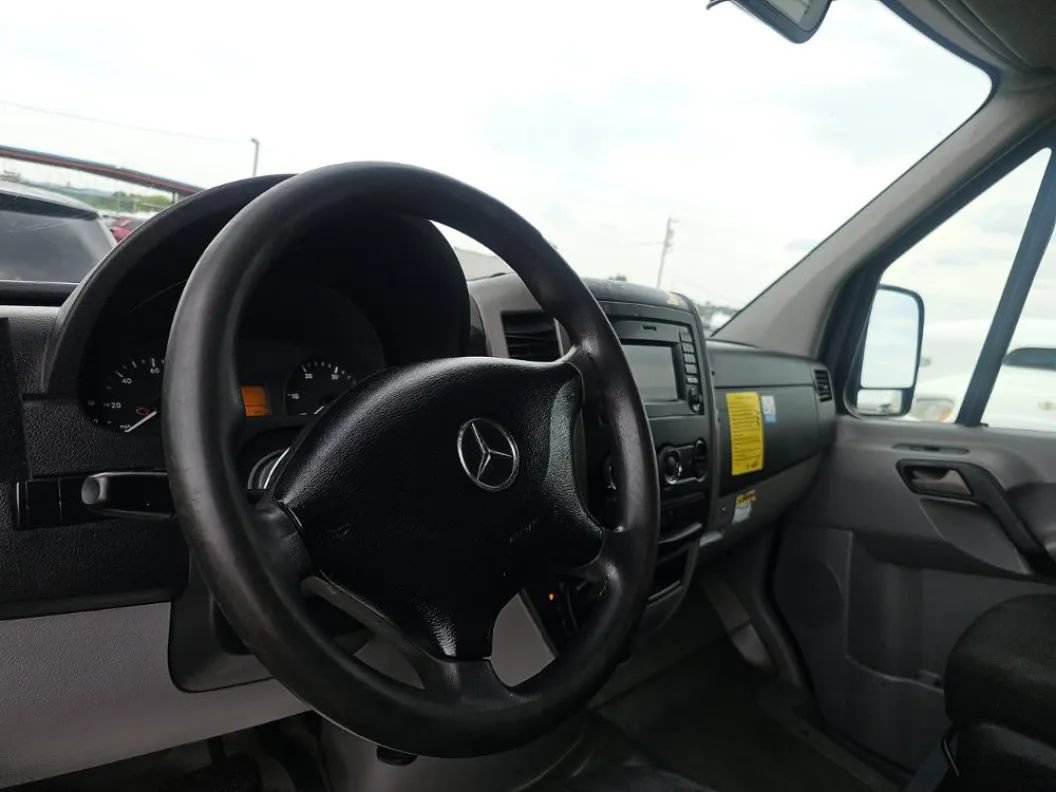 Used 2018 Mercedes-Benz Sprinter 2500 image 7