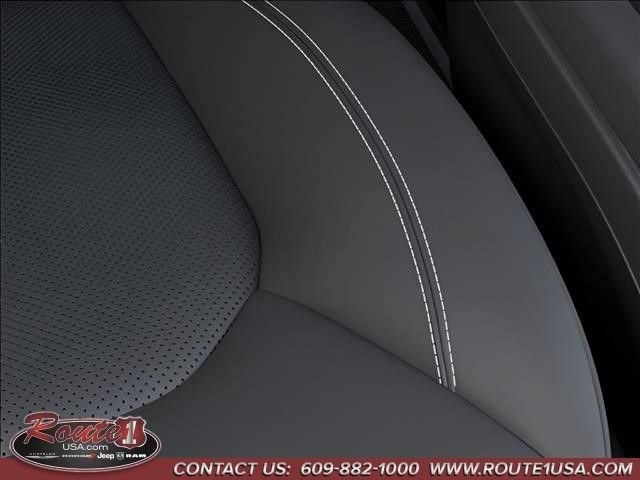 New 2027 Chrysler Pacifica Select AWD/4WD image 21