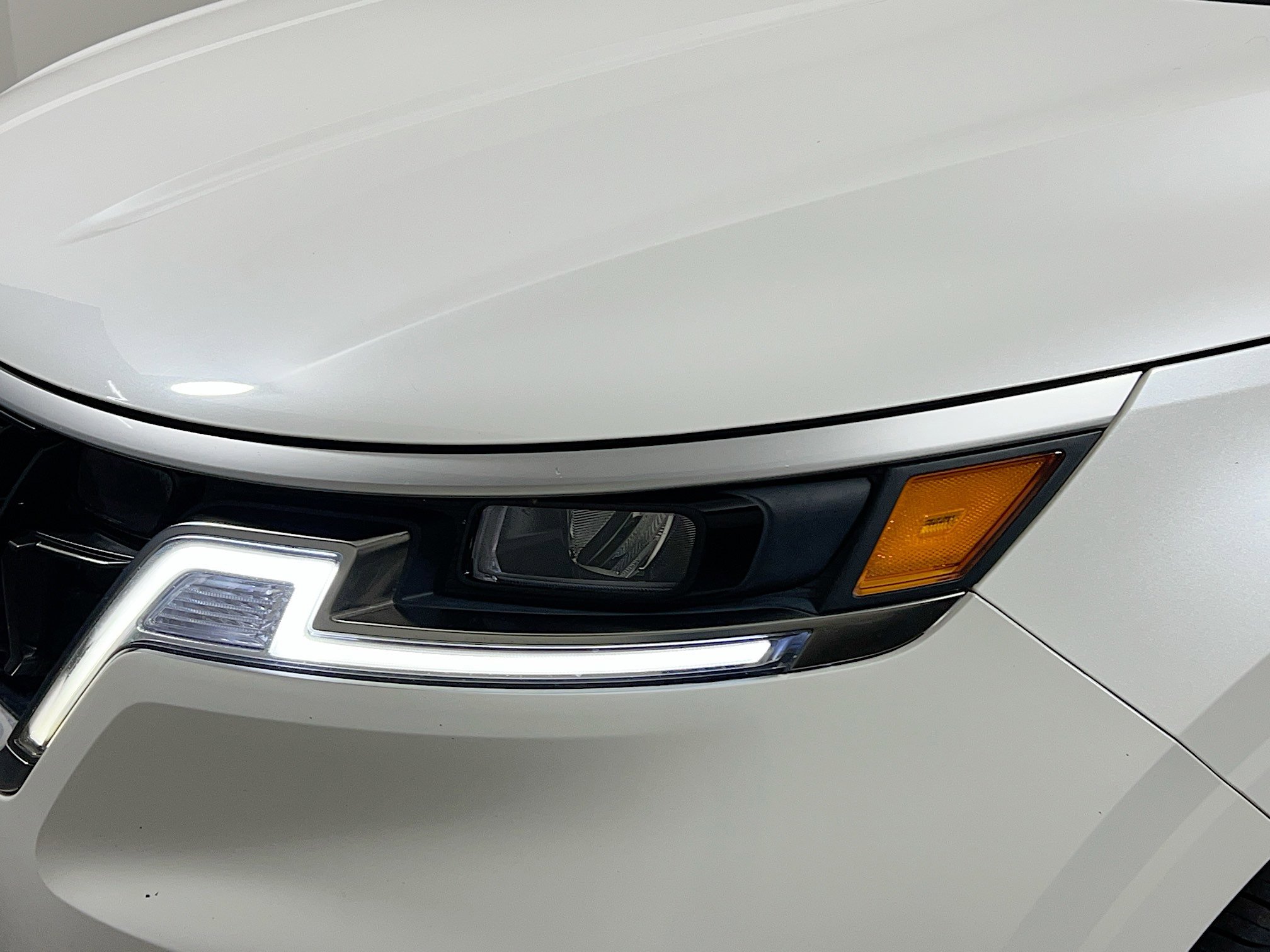 Used 2023 Kia Carnival LX image 11