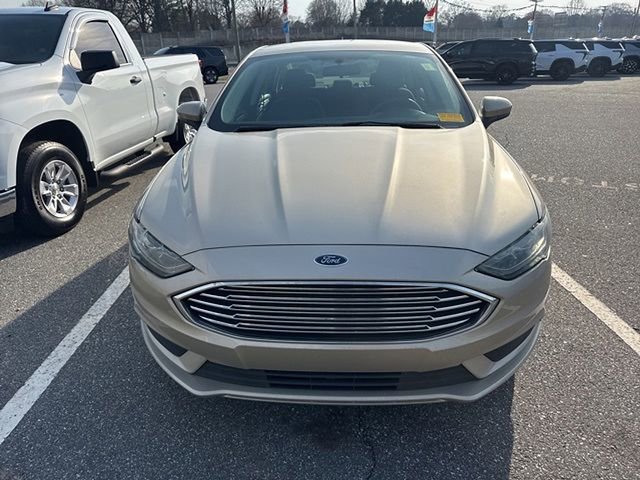 Used 2017 Ford Fusion SE w/ Fusion SE Technology Package image 7