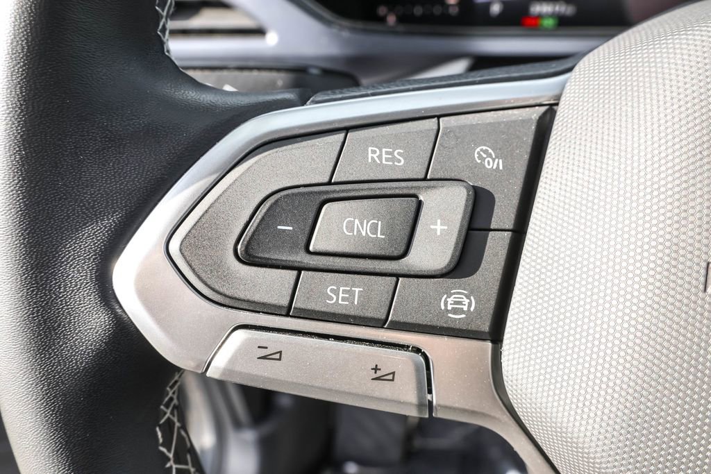 Certified 2022 Volkswagen Taos SE image 20