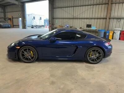Used 2021 Porsche 718 Cayman image 9