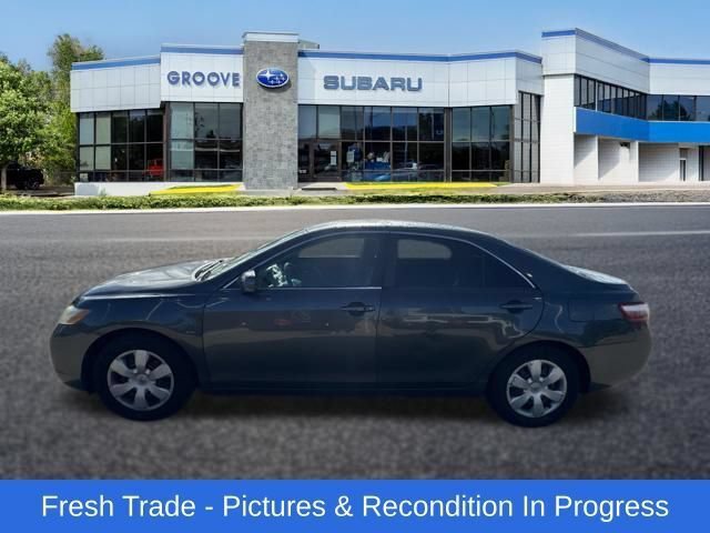 Used 2009 Toyota Camry LE FWD image 2
