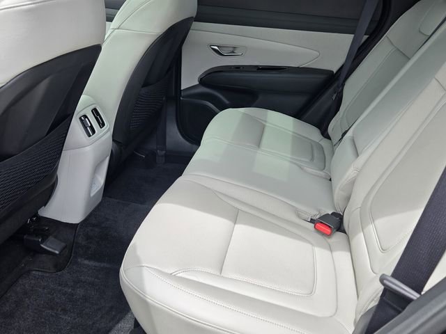 Used 2025 Hyundai Tucson Limited FWD image 11