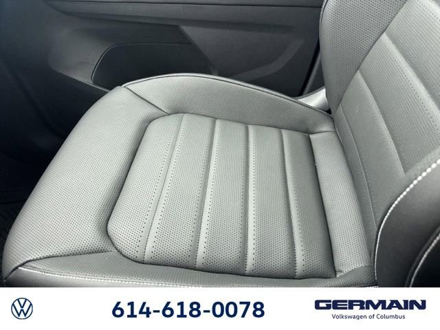 New 2026 Volkswagen Atlas Cross Sport SEL R-Line image 32