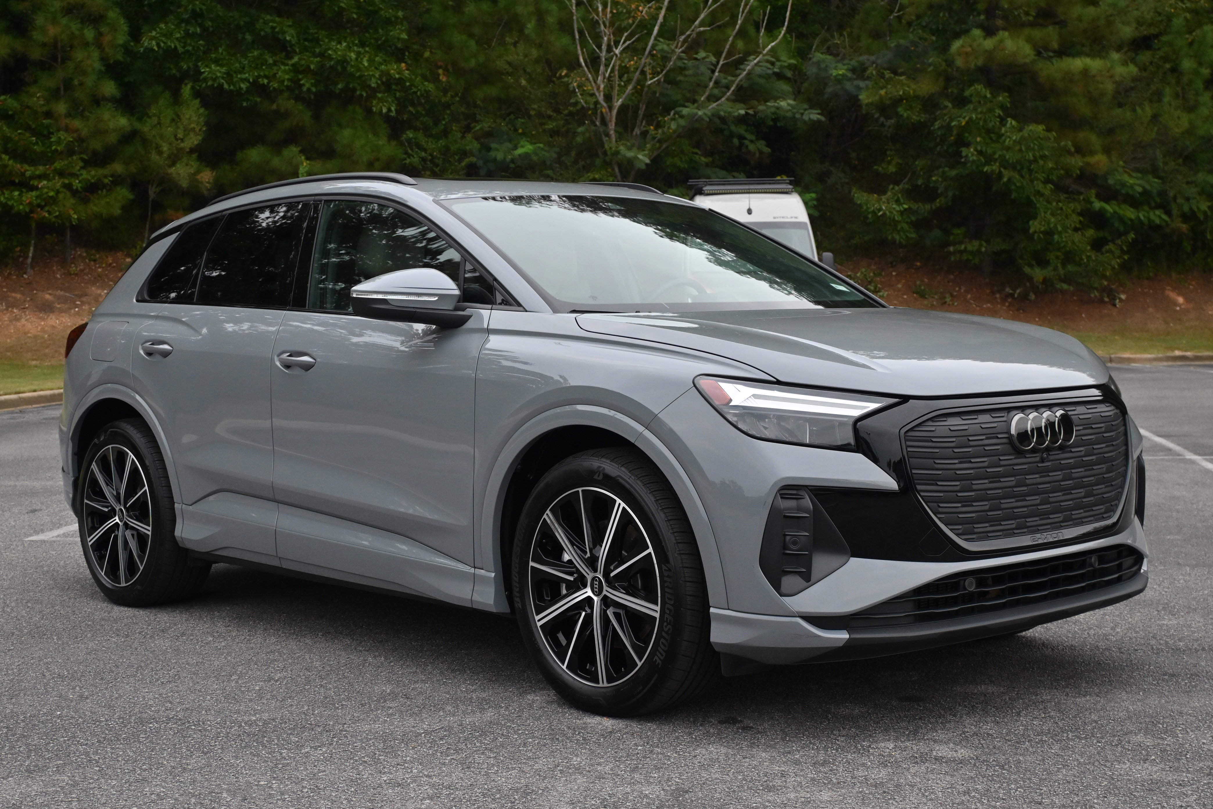 Used 2025 Audi Q4 e-tron Premium Plus image 11
