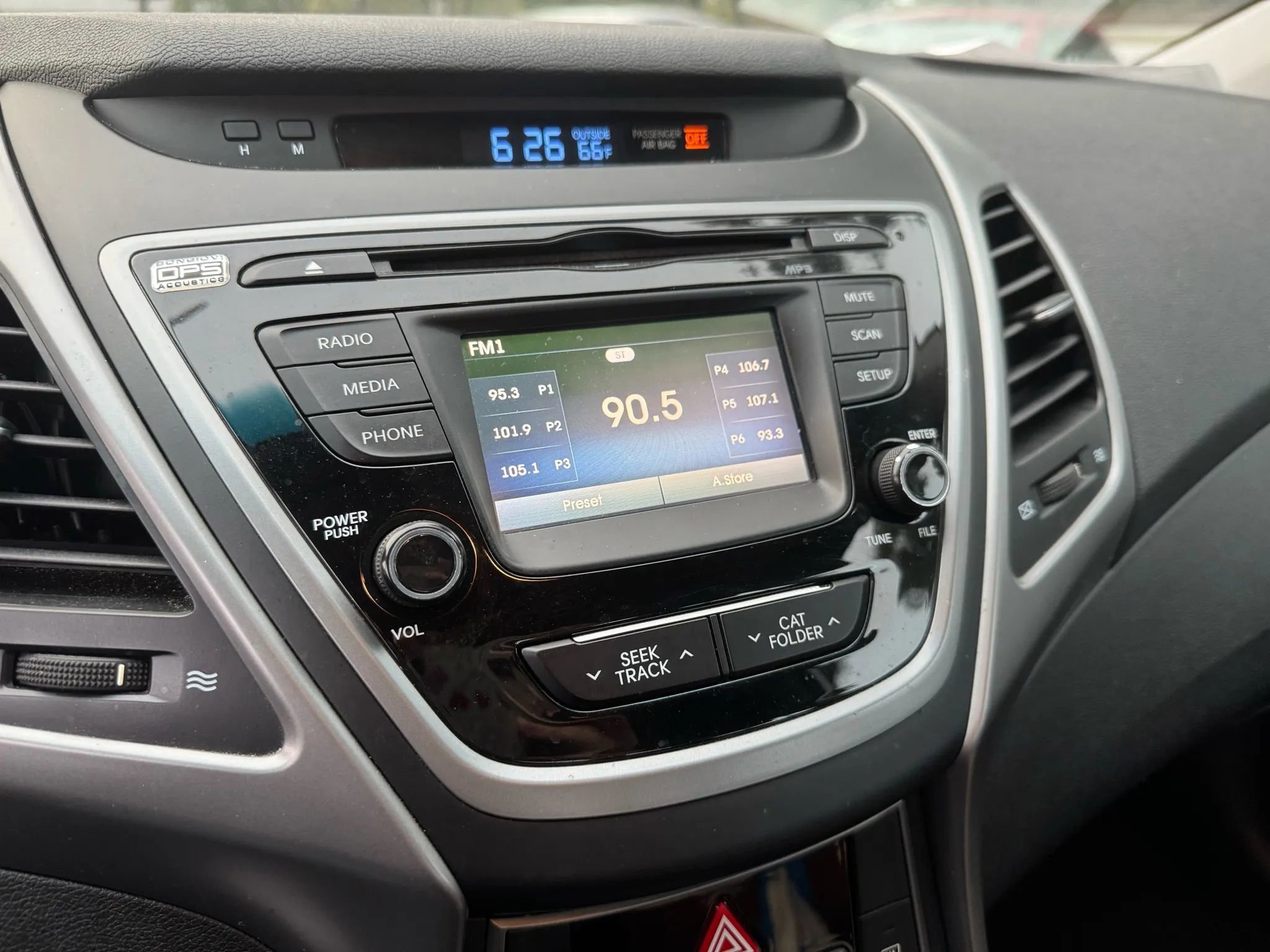 Used 2015 Hyundai Elantra SE w/ Option Group 03 image 18