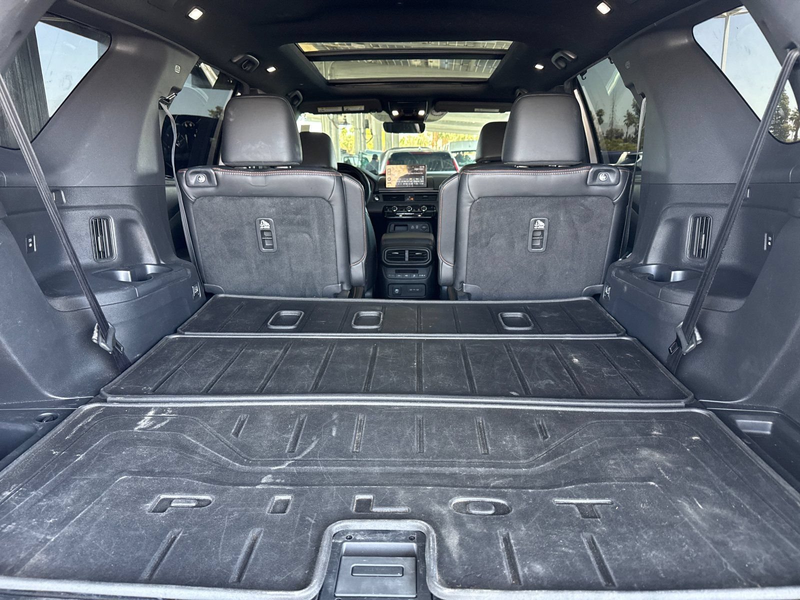 Used 2025 Honda Pilot TrailSport image 15
