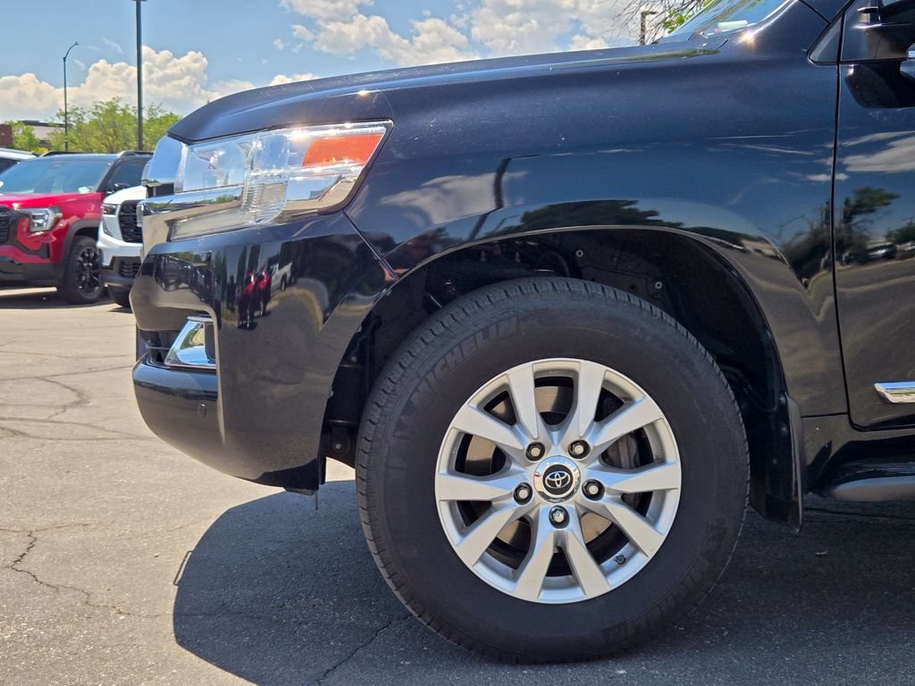 Used 2017 Toyota Land Cruiser w/ Four Season Floor Mat Package AWD/4WD image 6
