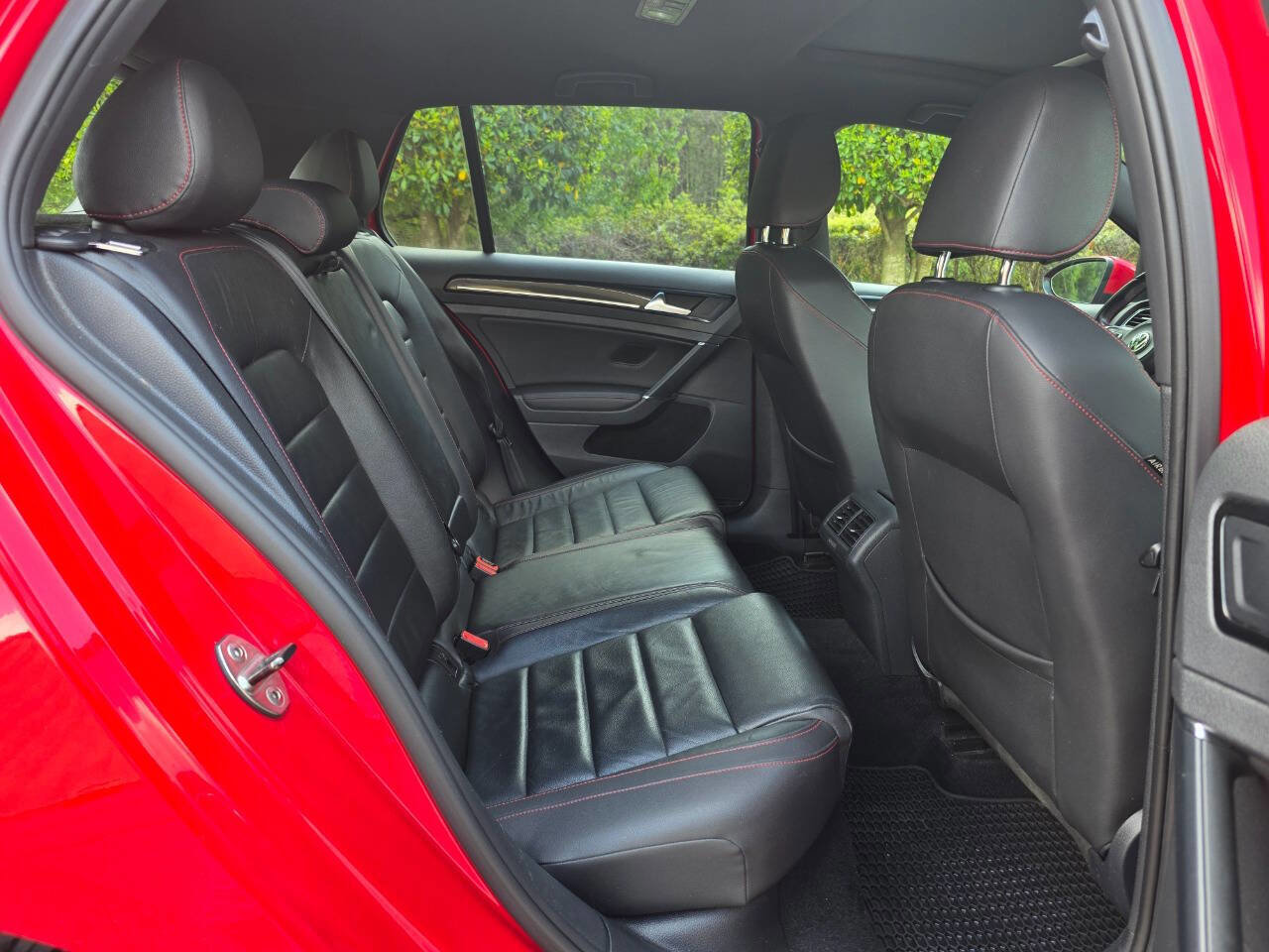 Used 2015 Volkswagen GTI SE w/ Lighting Package (SEL) FWD image 30