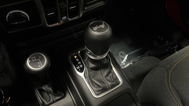 Used 2024 Jeep Wrangler Sport S image 18