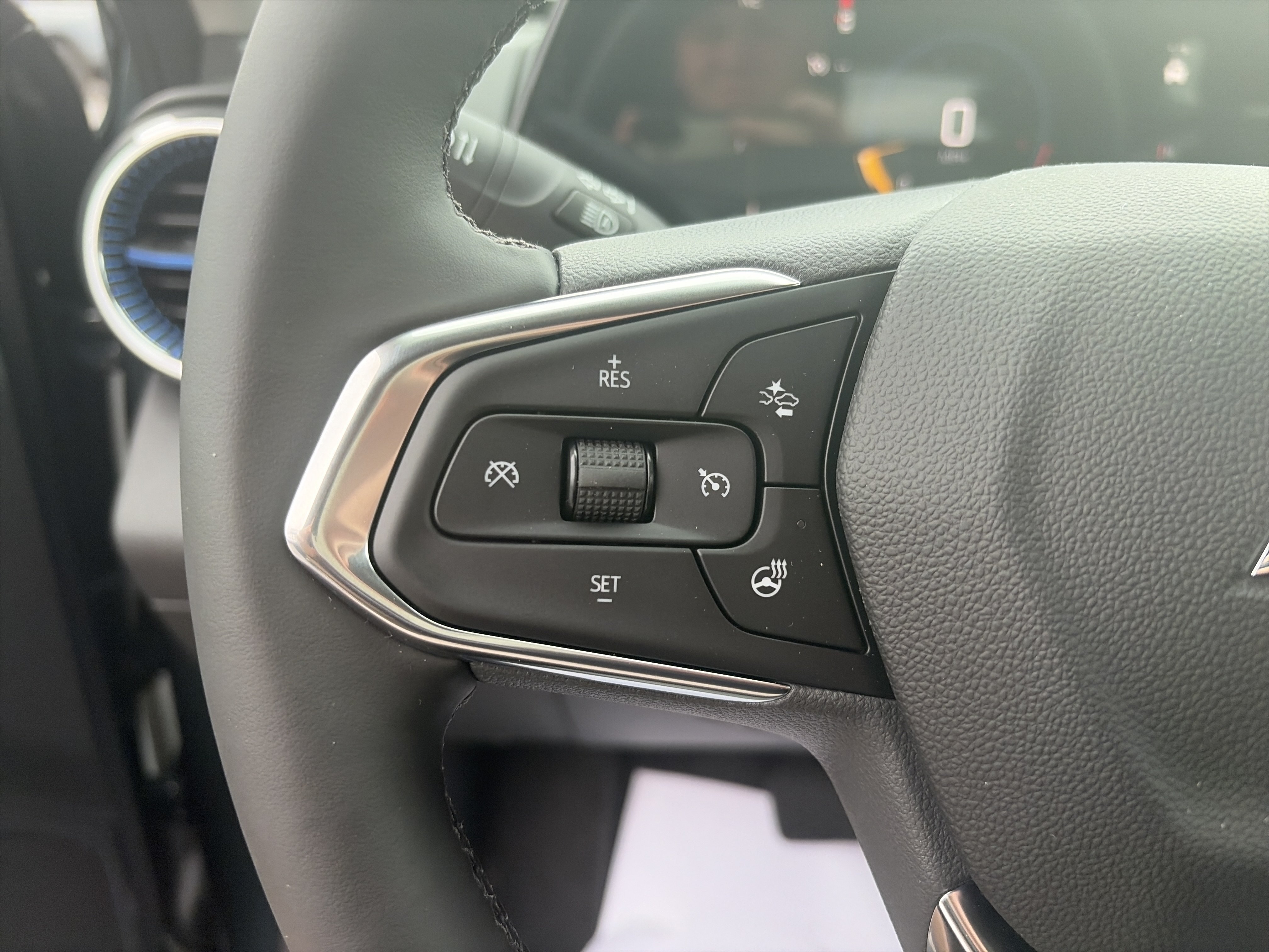 New 2026 Chevrolet Trax LT w/ LT Convenience Package FWD image 21