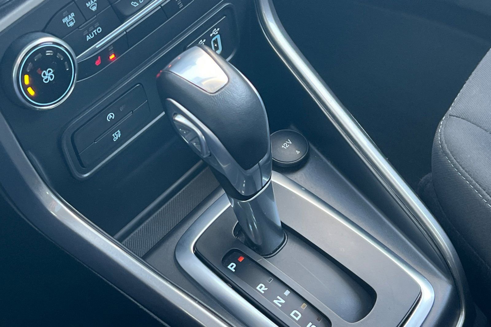 Used 2020 Ford EcoSport SE w/ SE Convenience Package image 23