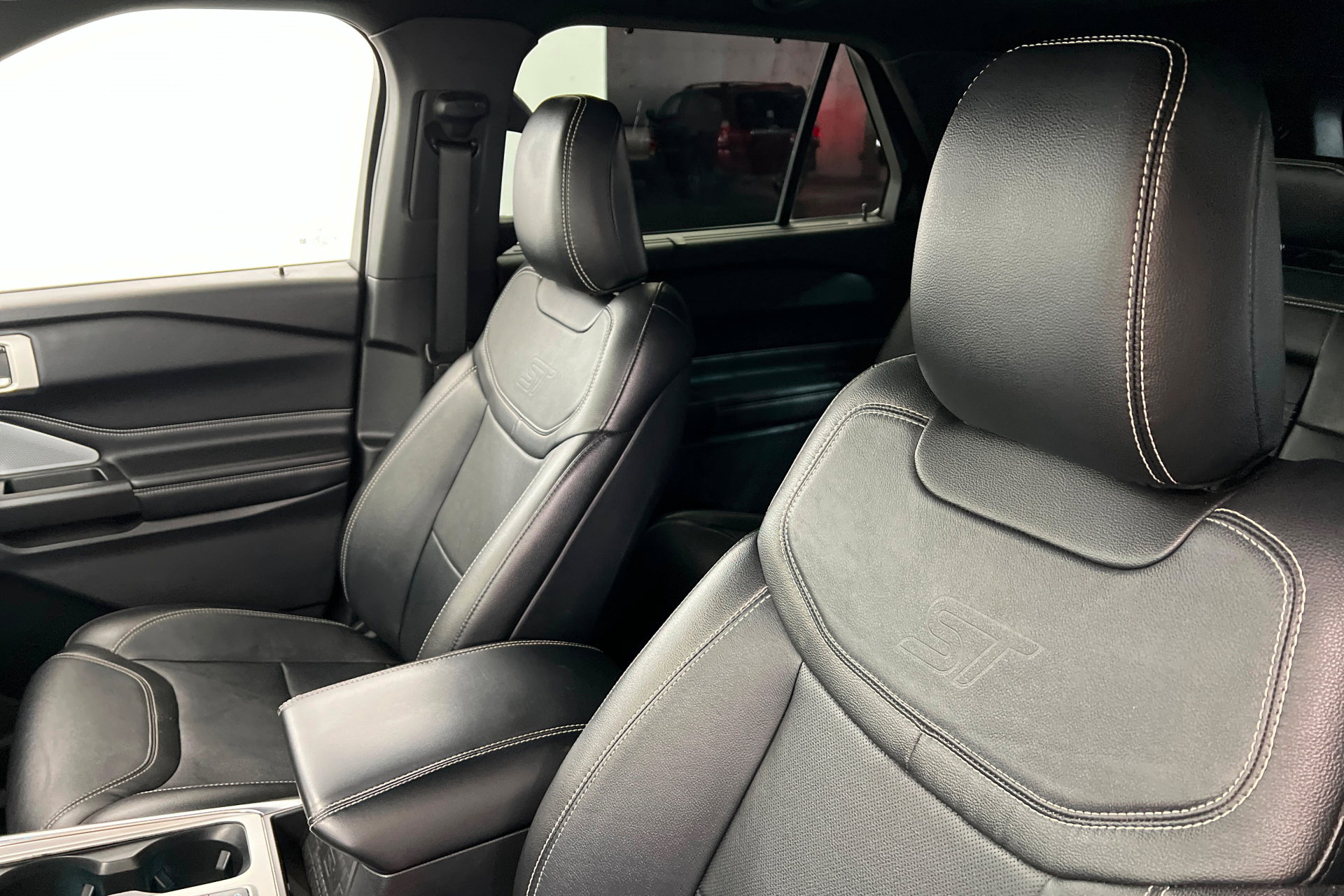 Used 2020 Ford Explorer ST w/ Premium Technology Package image 16