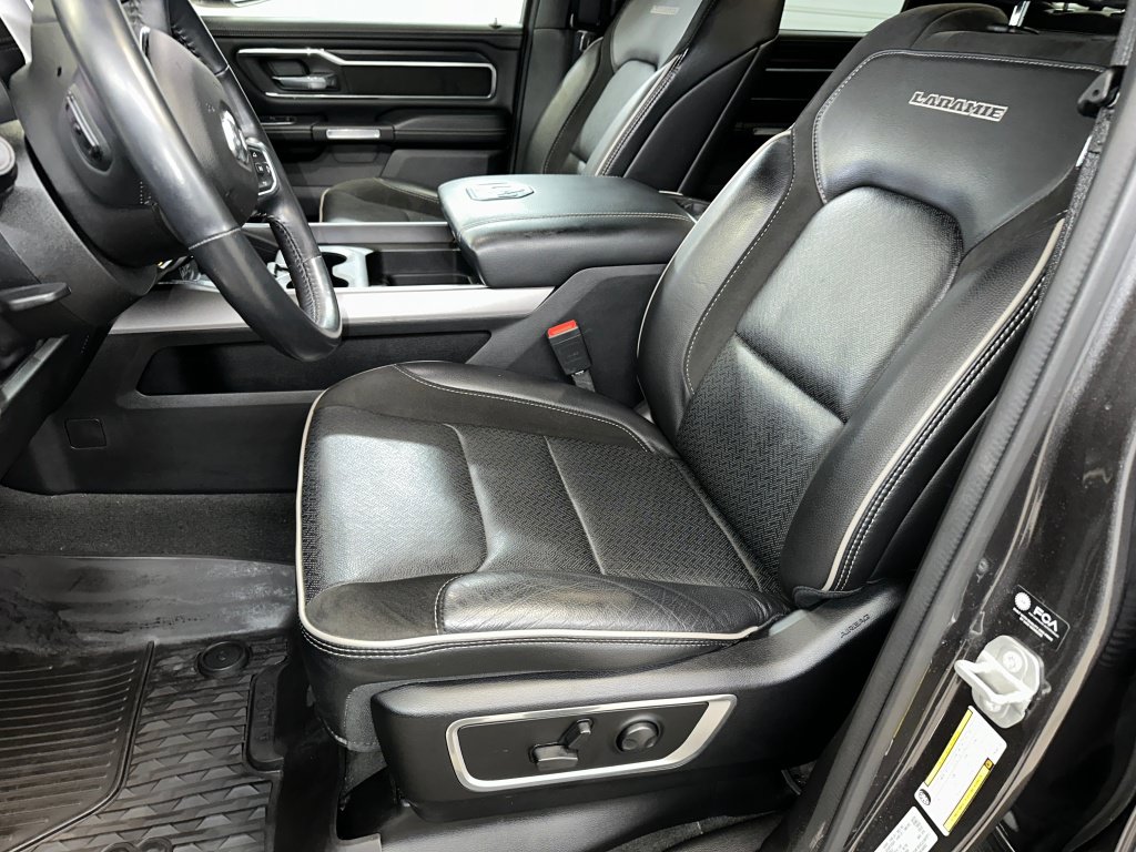 Used 2023 RAM 1500 Laramie AWD/4WD image 5