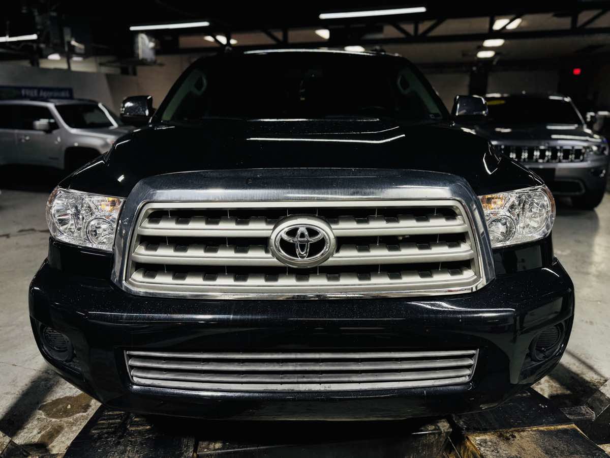 Used 2015 Toyota Sequoia Limited AWD/4WD image 9