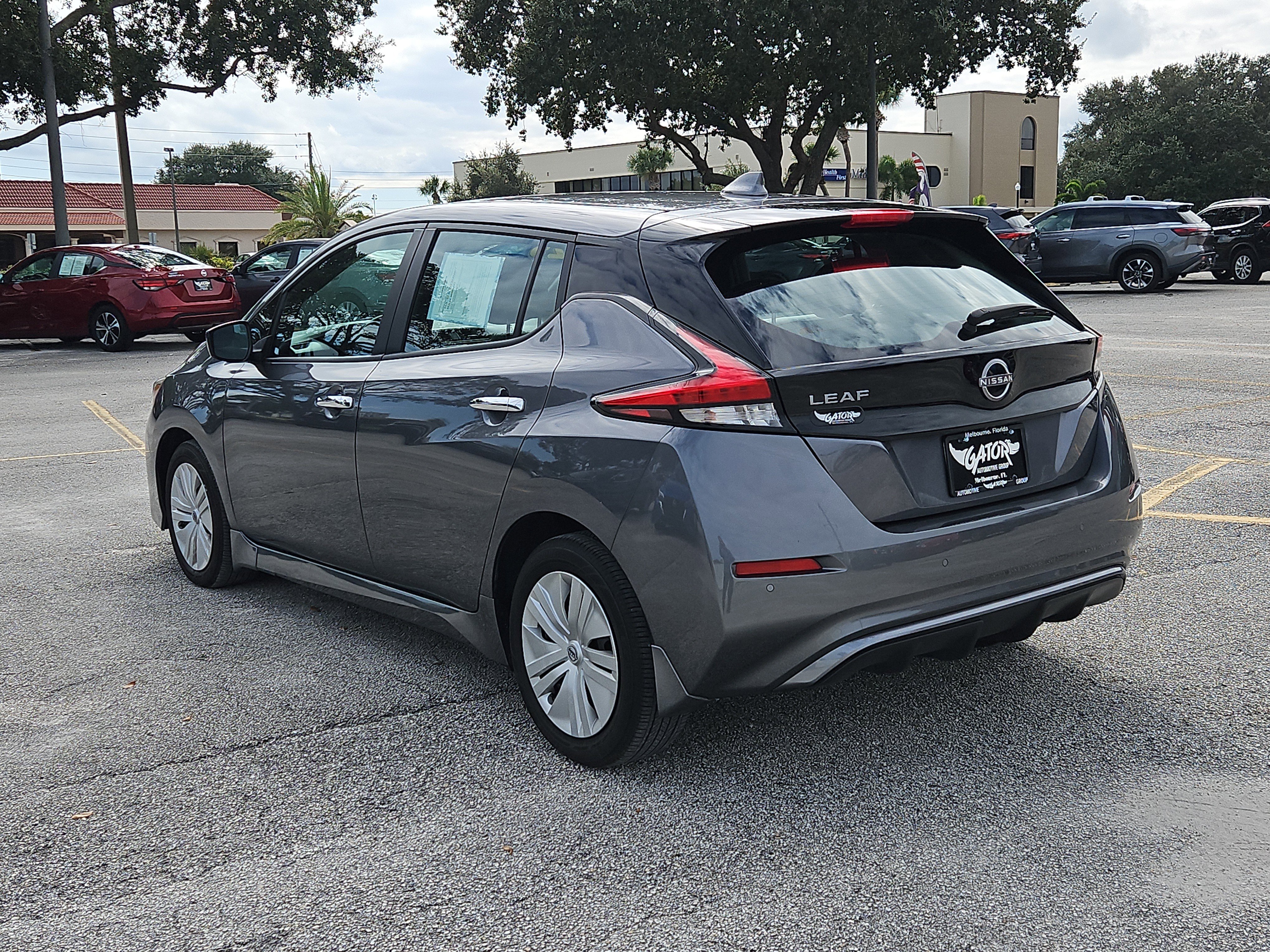 Used 2025 Nissan Leaf S image 3