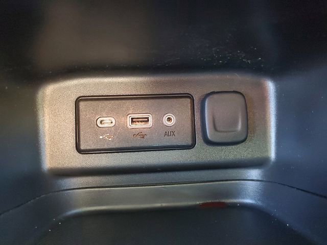 Used 2023 Chevrolet Equinox LT image 28