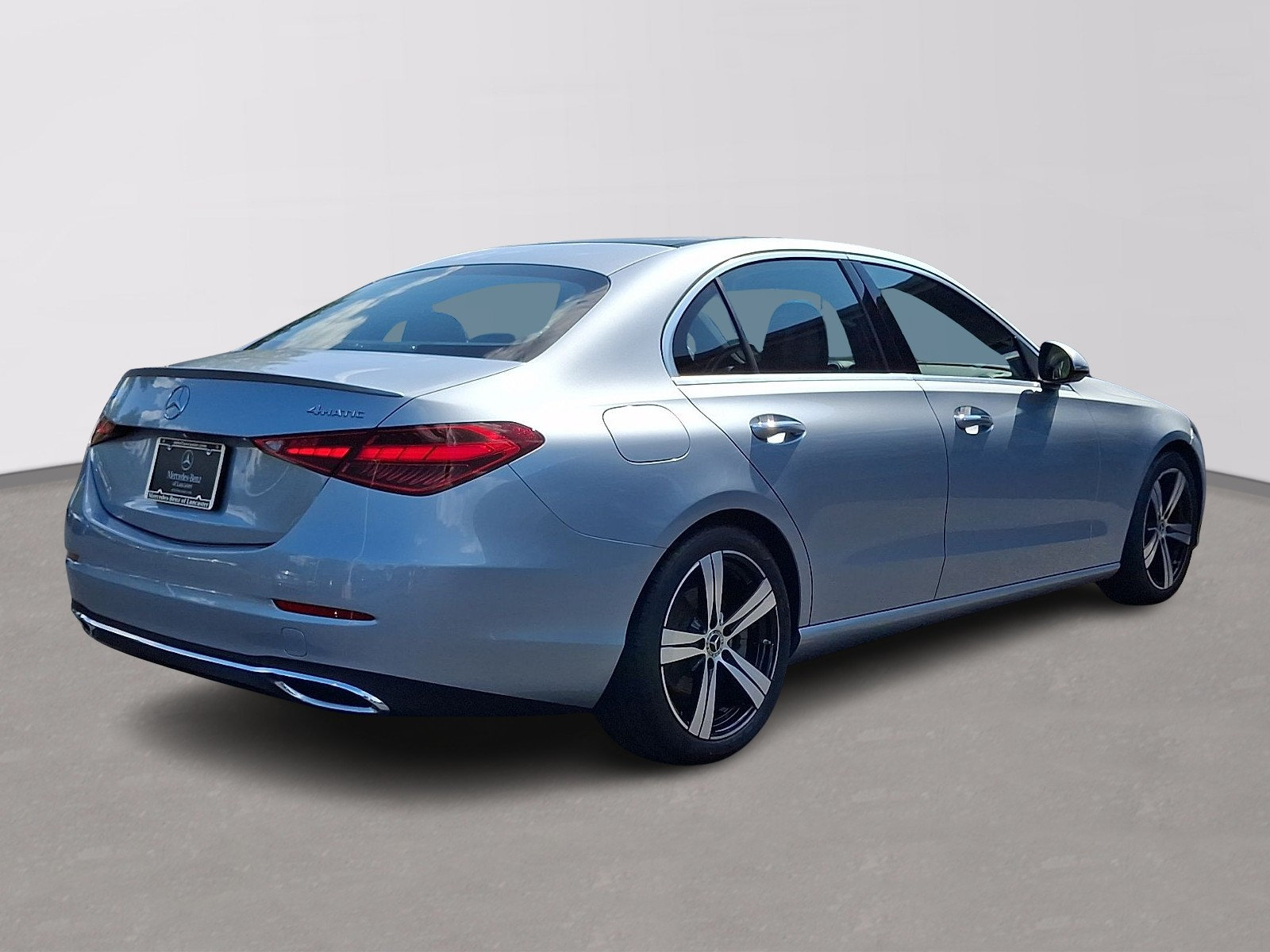 Used 2022 Mercedes-Benz C 300 4MATIC Sedan image 4