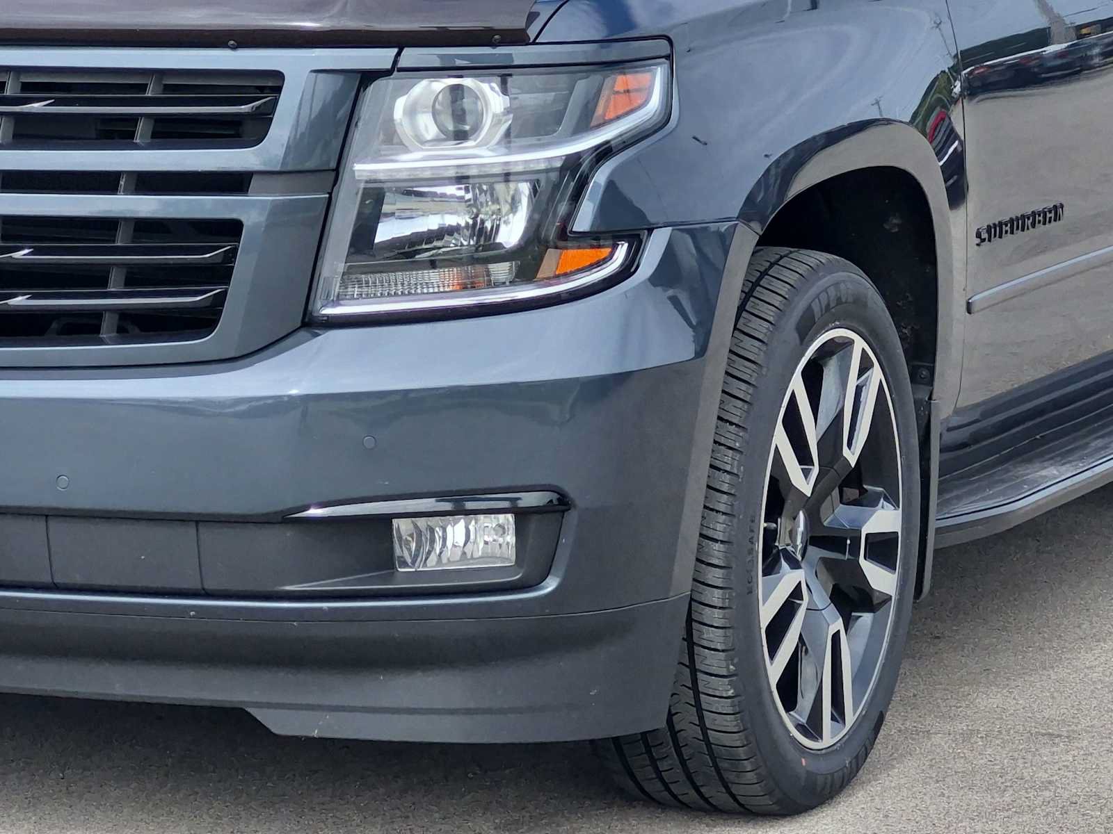 Used 2020 Chevrolet Suburban Premier AWD/4WD image 11