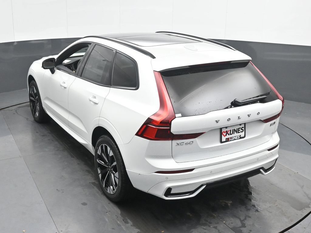New 2026 Volvo XC60 B5 Plus w/ Climate Package image 38