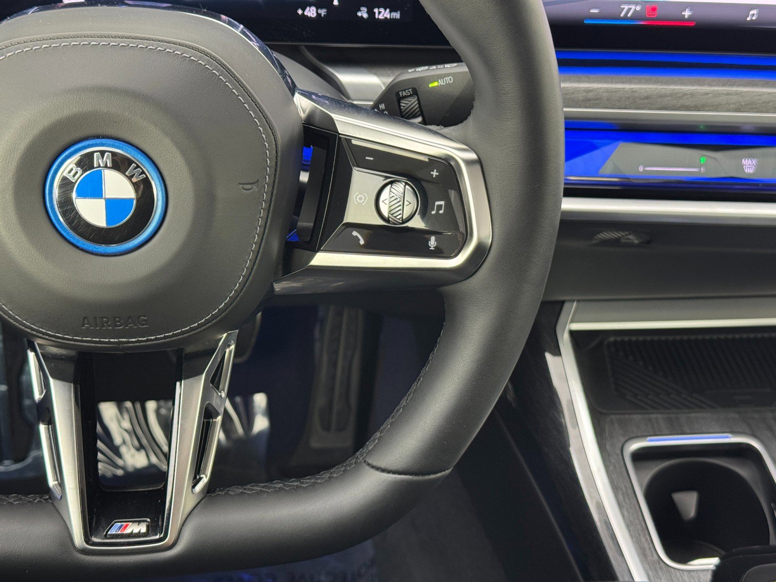 Used 2023 BMW i7 xDrive60 w/ Executive Package 2 AWD/4WD image 24
